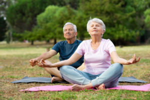 Conheça cinco benefícios da meditação para idosos