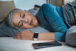 Pessoa dormindo tranquilamente. 10 Dicas Poderosas para Melhorar o Sono e Superar a Insônia Rapidamente