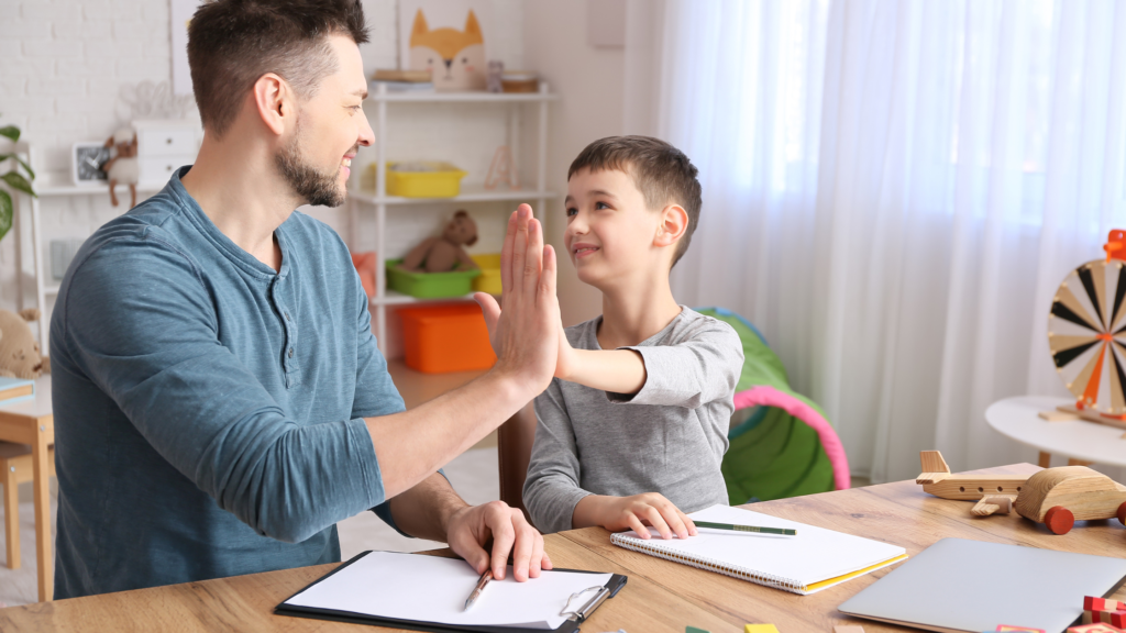 10 dicas para identificar sinais de autismo na adolescência - SO.U ...